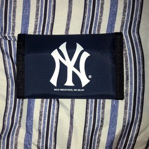 New York Yankees MLB wallet.
